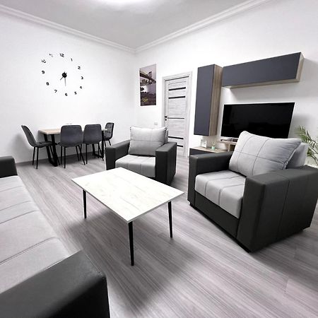Luxe Apartment Komitas エレバン エクステリア 写真