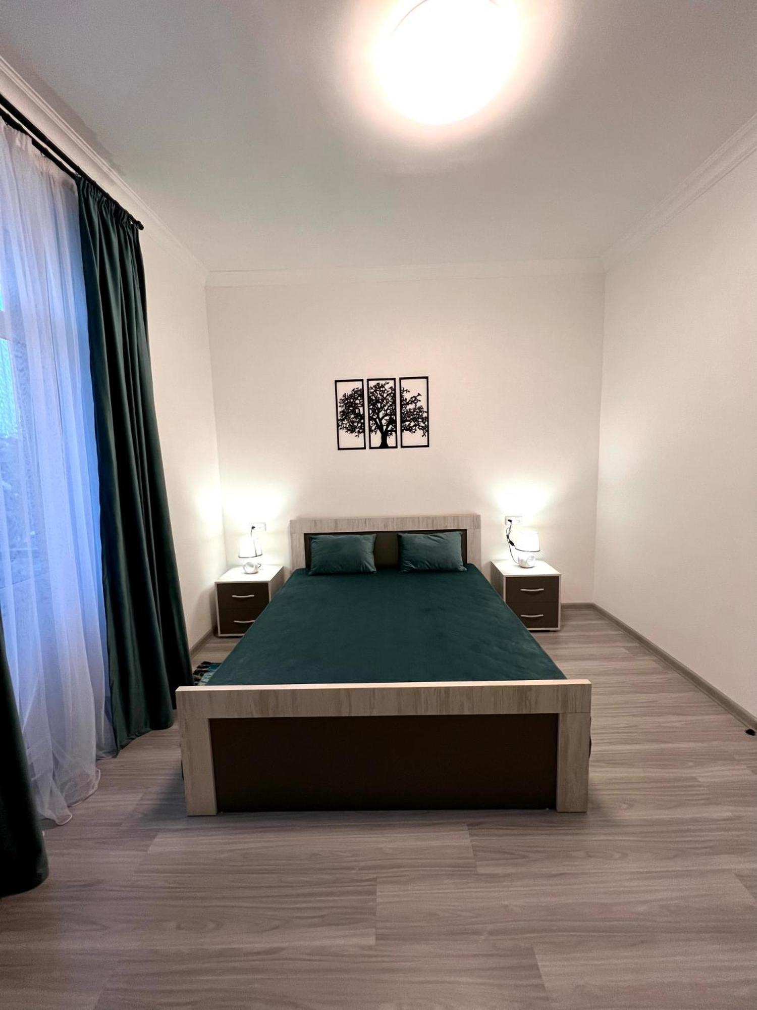 Luxe Apartment Komitas エレバン エクステリア 写真