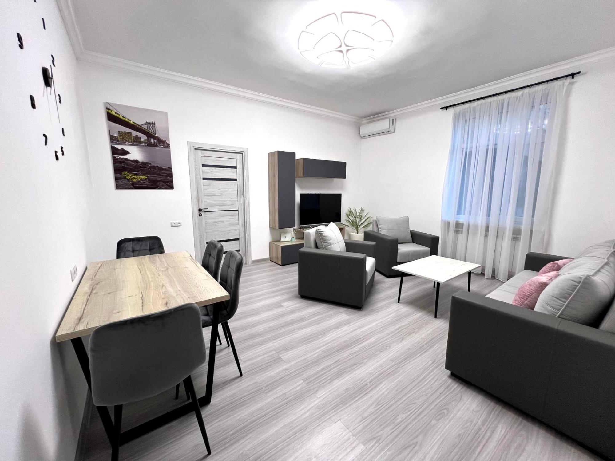 Luxe Apartment Komitas エレバン エクステリア 写真